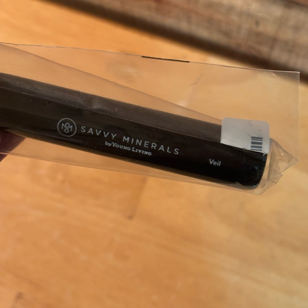 Young Living Essentials Savvy Minerals Veil Brush - Picture 4 of 4